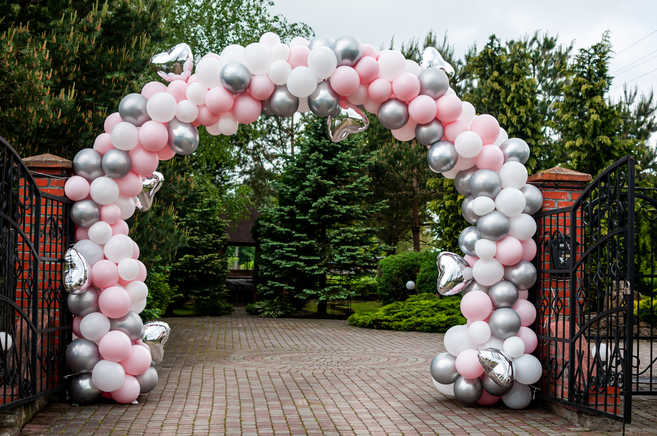 Wedding arch made of colorfull inflatable balloons